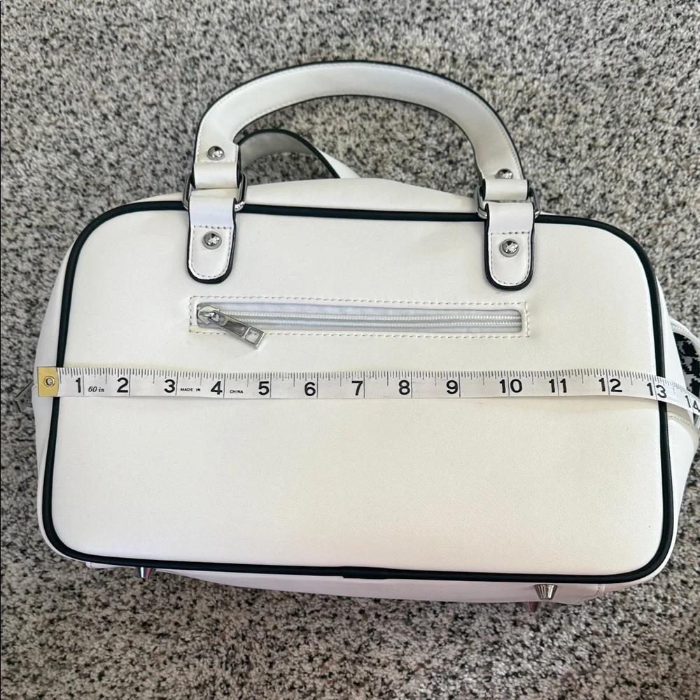 Sourpuss White and Red Retro Vinyl Bowling Bag - Picture 6 of 9